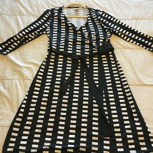 Black & White LuLaRoe Michelle Wrap Dress - Size M